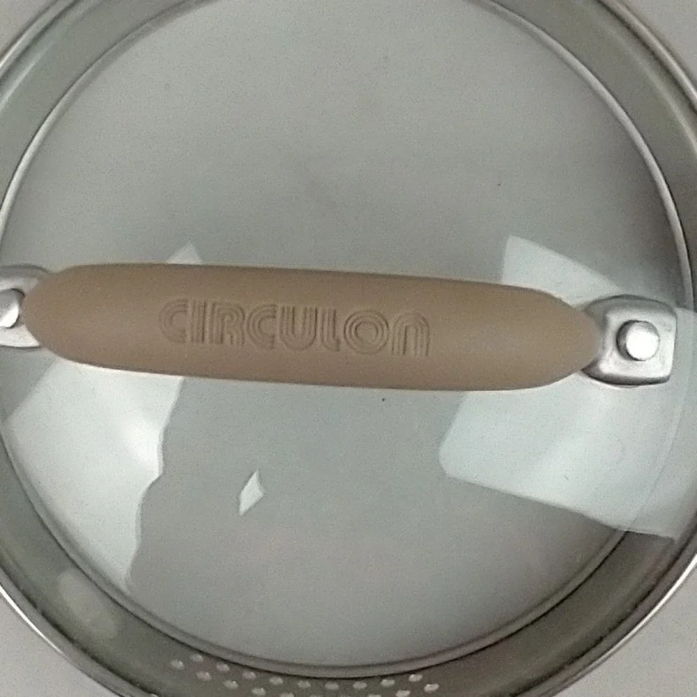 Circulon 7 Inch Straining Glass Lid Stainless Steel Rim Tan Handle XFAK2007154‎